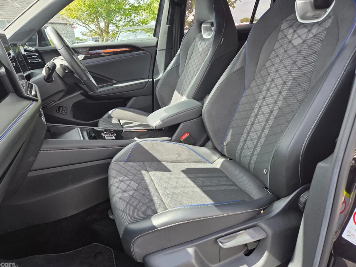 Volkswagen Tiguan Estate, Petrol Plug-in Hybrid, 2024, Black