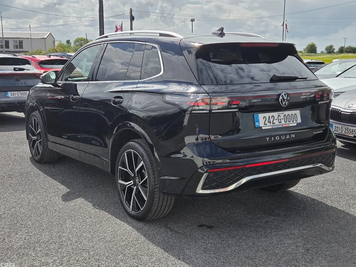 Volkswagen Tiguan Estate, Petrol Plug-in Hybrid, 2024, Black