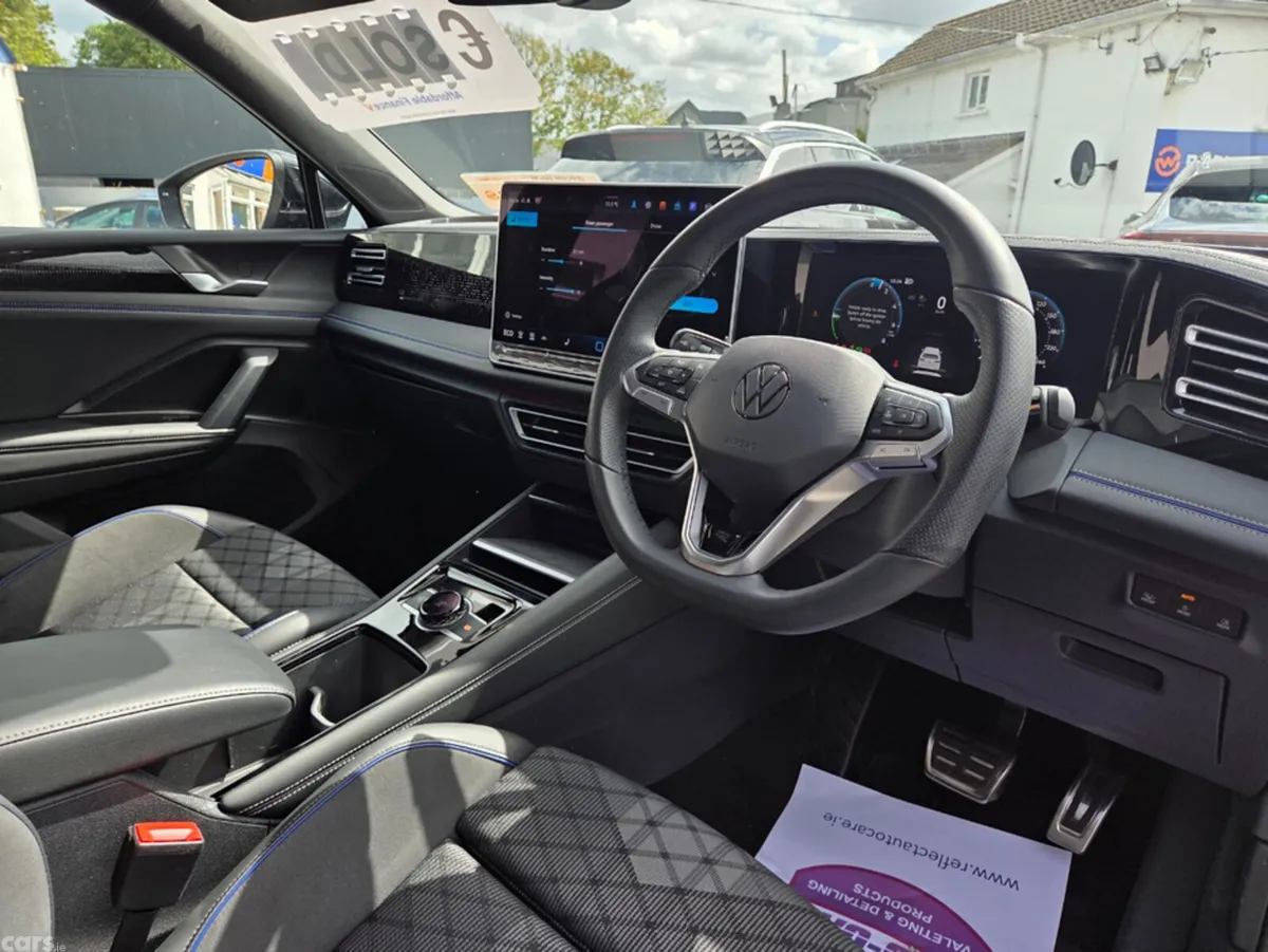 Volkswagen Tiguan Estate, Petrol Plug-in Hybrid, 2024, Black