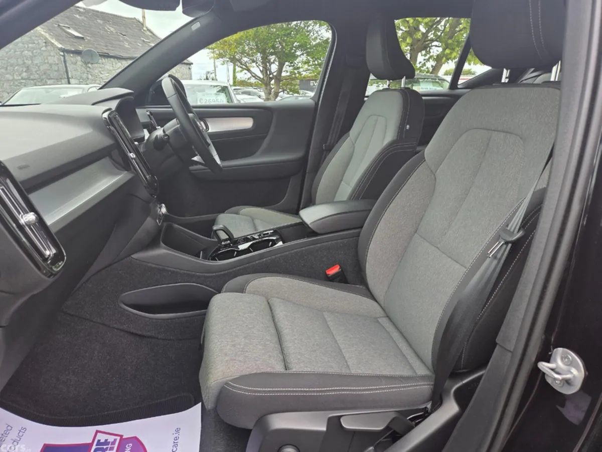 Volvo XC40 Estate, Petrol Hybrid, 2023, Black