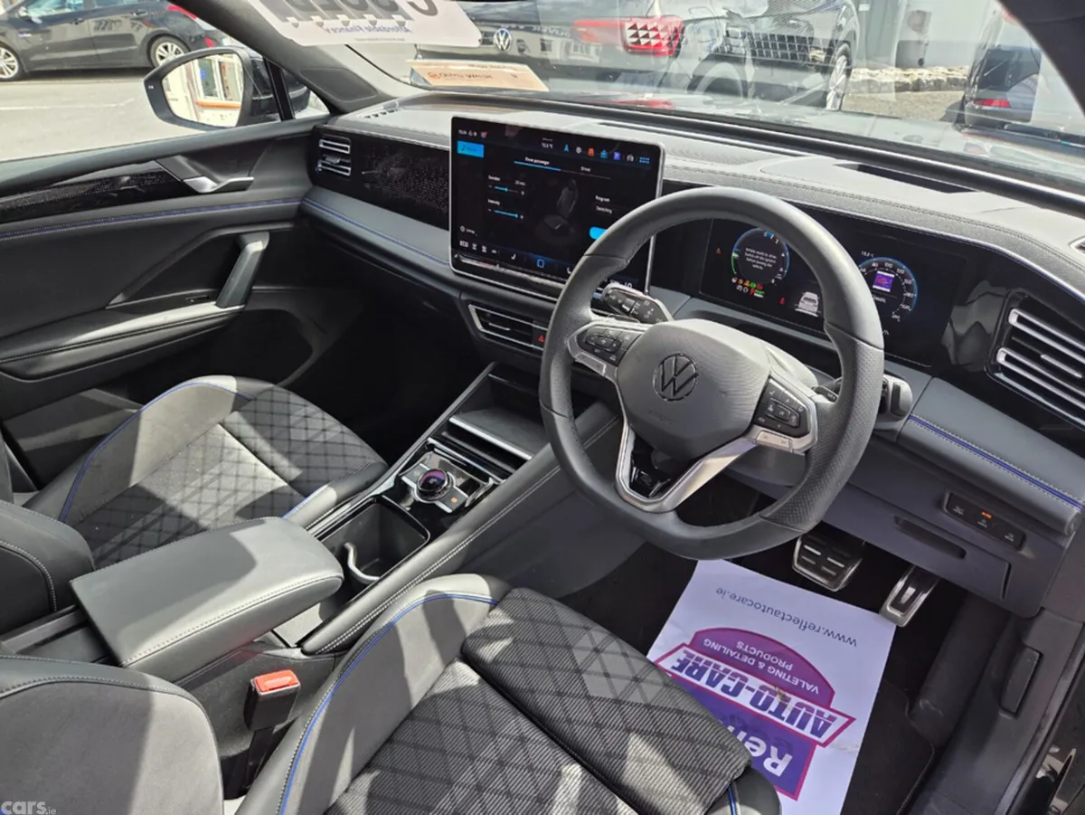 Volkswagen Tiguan Estate, Petrol Plug-in Hybrid, 2024, Black