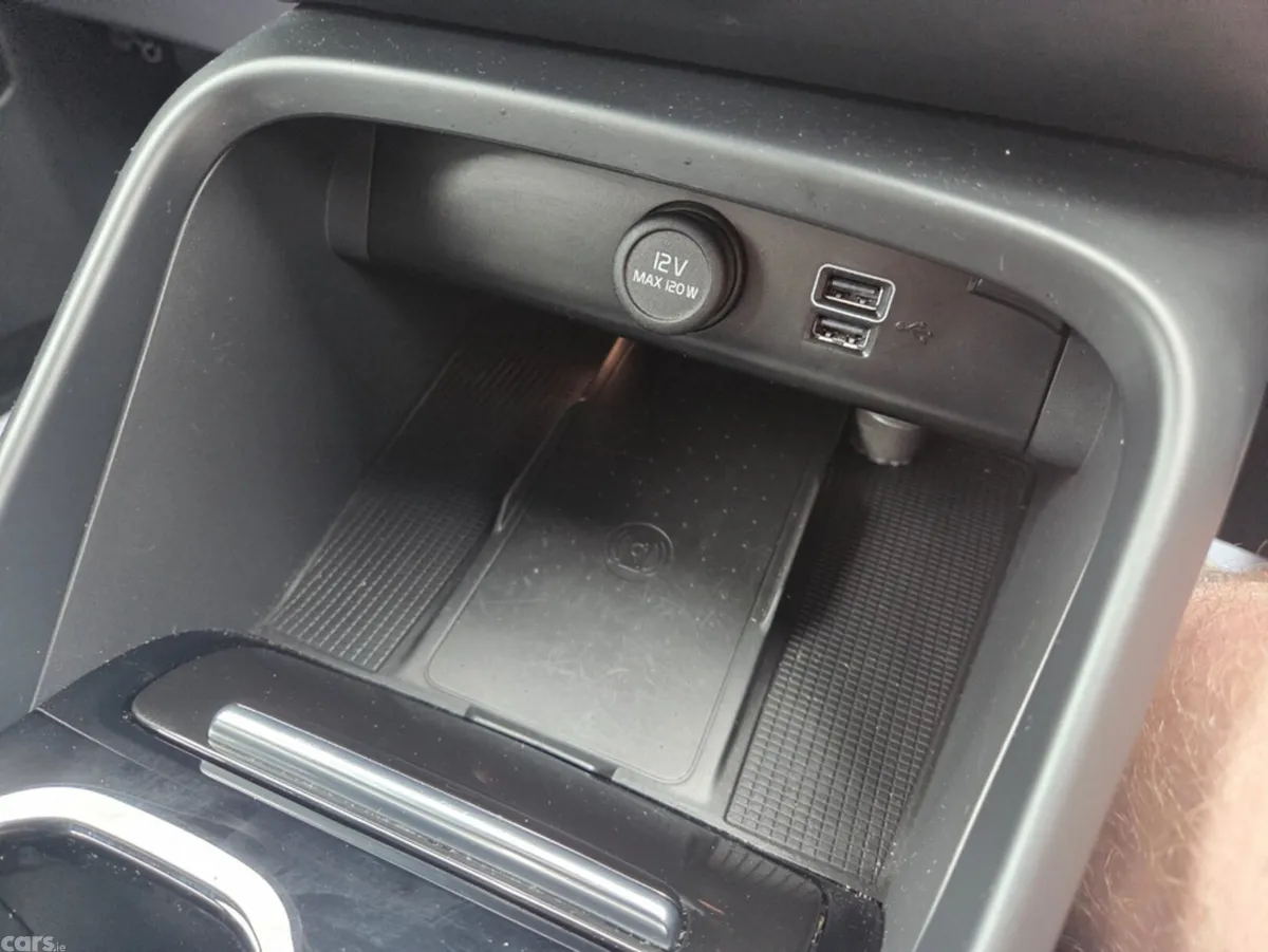 Volvo XC40 Estate, Petrol Hybrid, 2023, Black