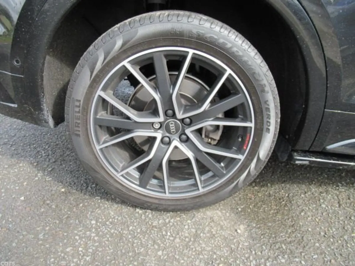 Audi Q5 SUV, Diesel Hybrid, 2023, Black