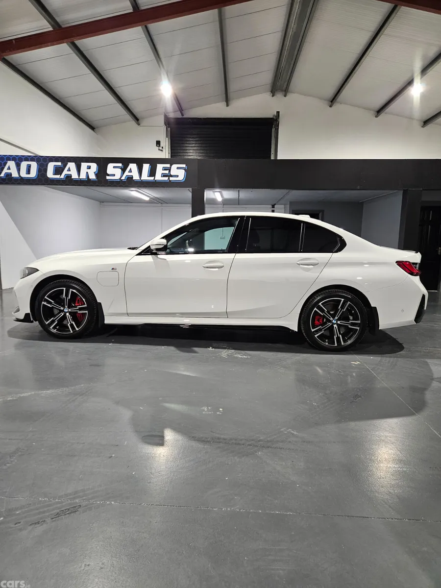 BMW 3-Series Saloon, Petrol Hybrid, 2025, White