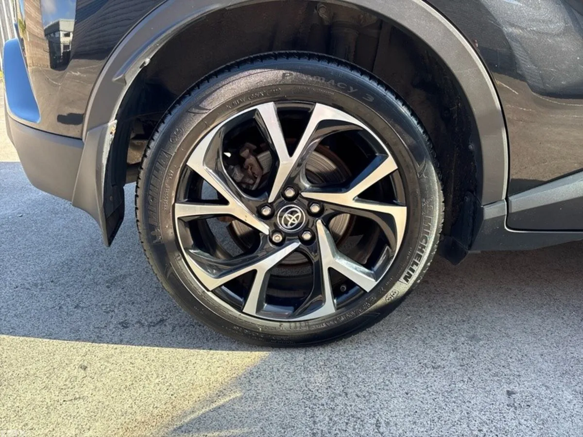 Toyota C-HR SUV, Petrol Hybrid, 2022, Black