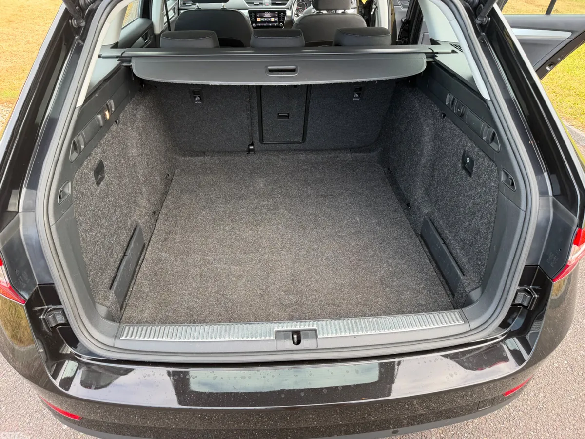 Skoda Superb Estate, Diesel, 2018, Black