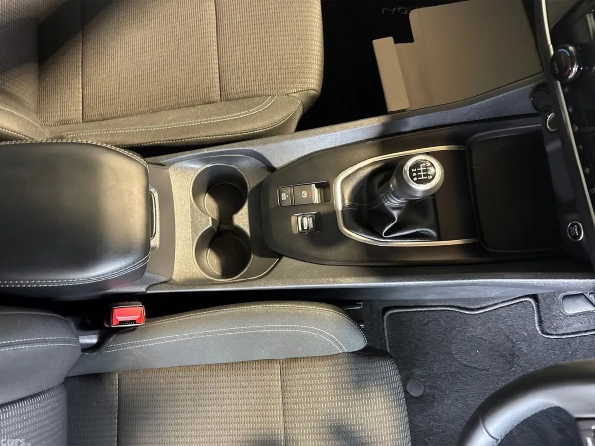Nissan Qashqai MPV, Petrol, 2024, Grey