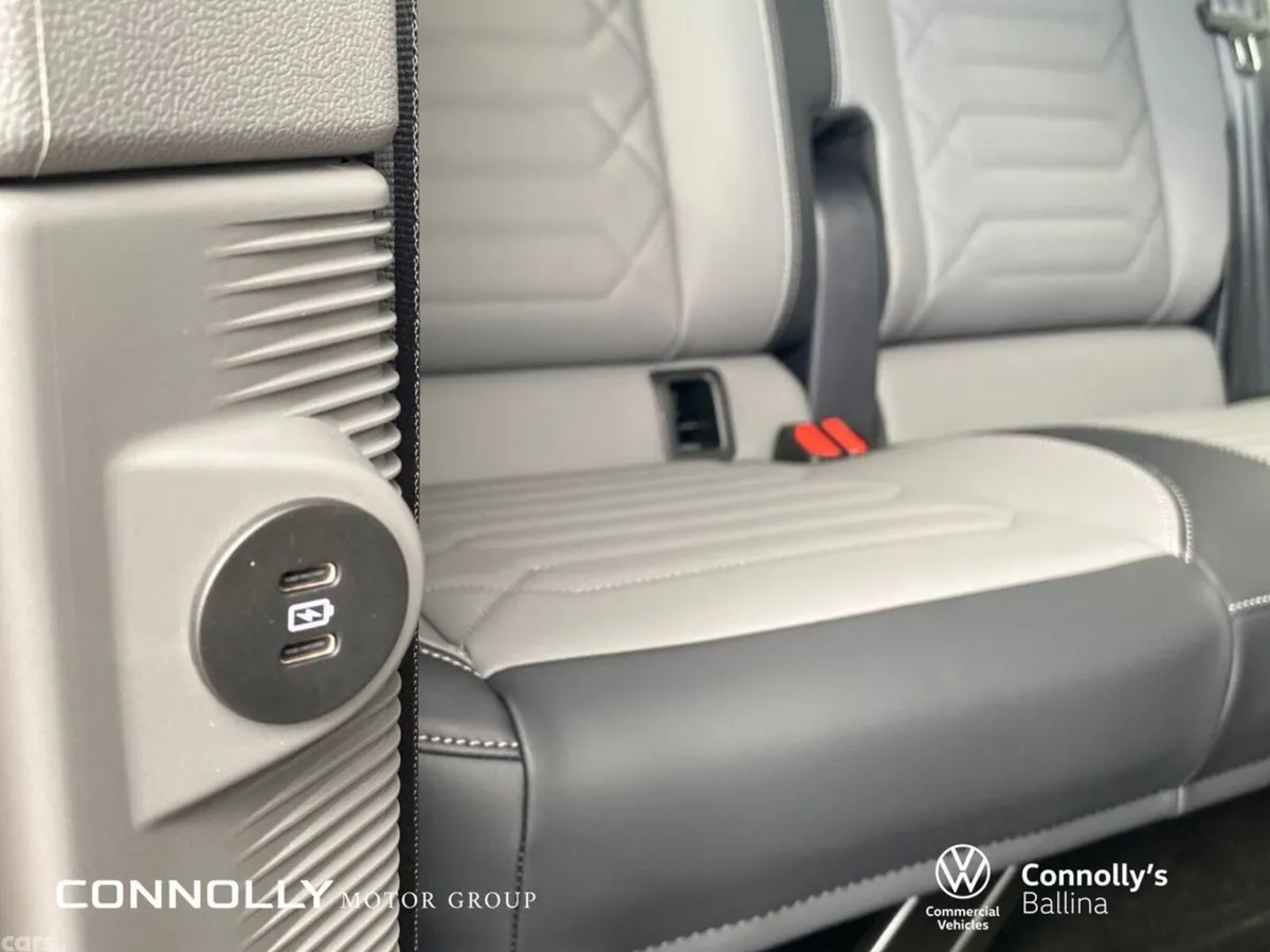 Volkswagen Caravelle MPV, Petrol Plug-in Hybrid, 2027, Black