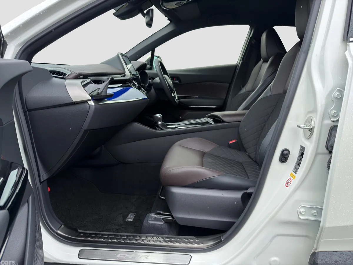 Toyota C-HR SUV, Petrol Hybrid, 2018, White