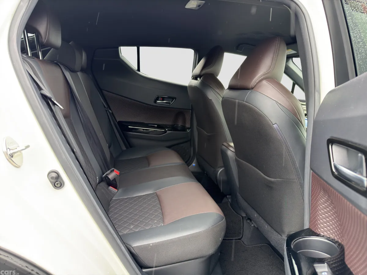 Toyota C-HR SUV, Petrol Hybrid, 2018, White