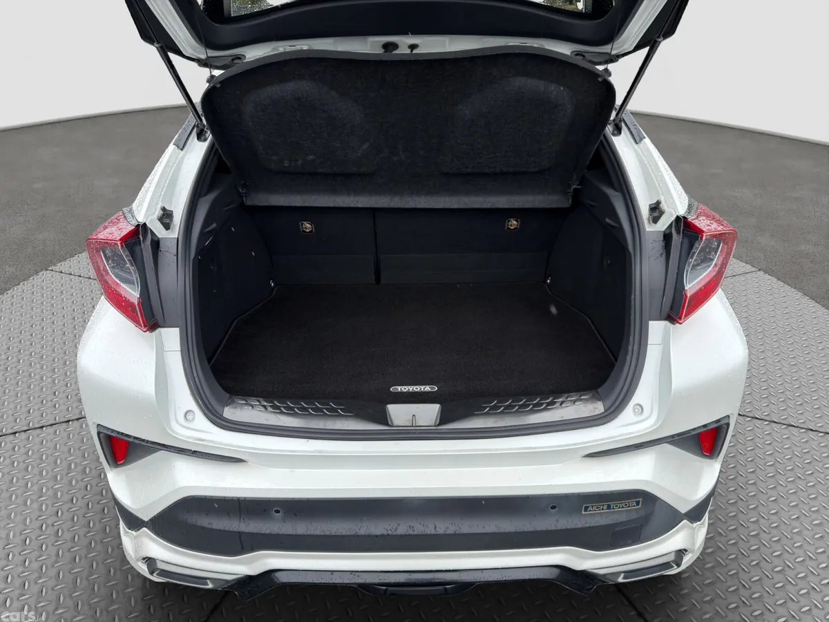 Toyota C-HR SUV, Petrol Hybrid, 2018, White
