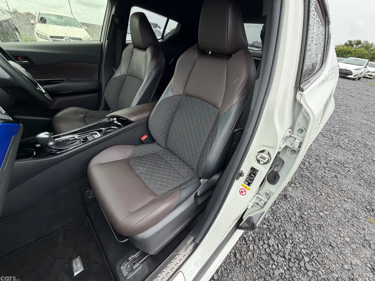 Toyota C-HR SUV, Petrol Hybrid, 2018, White