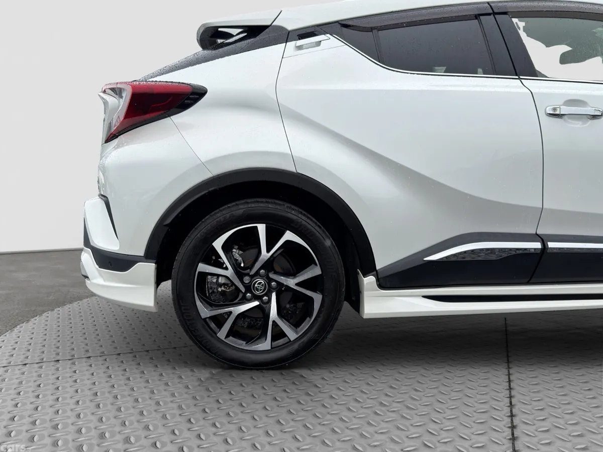 Toyota C-HR SUV, Petrol Hybrid, 2018, White