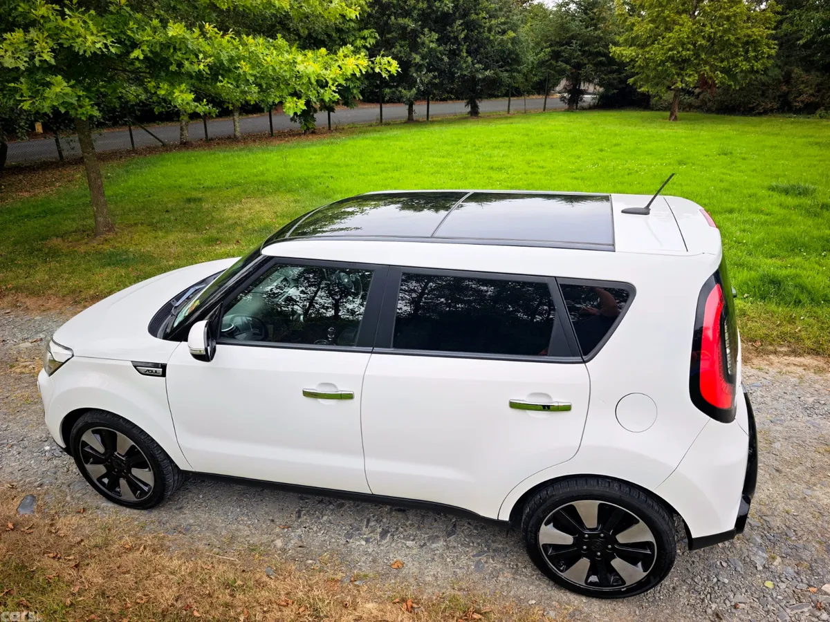 Kia Soul Hatchback, Diesel, 2015, White