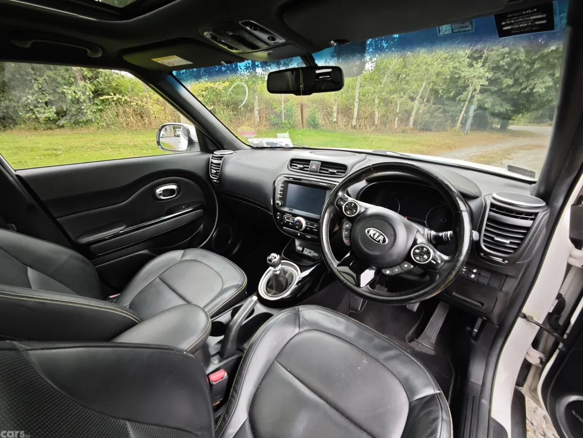 Kia Soul Hatchback, Diesel, 2015, White