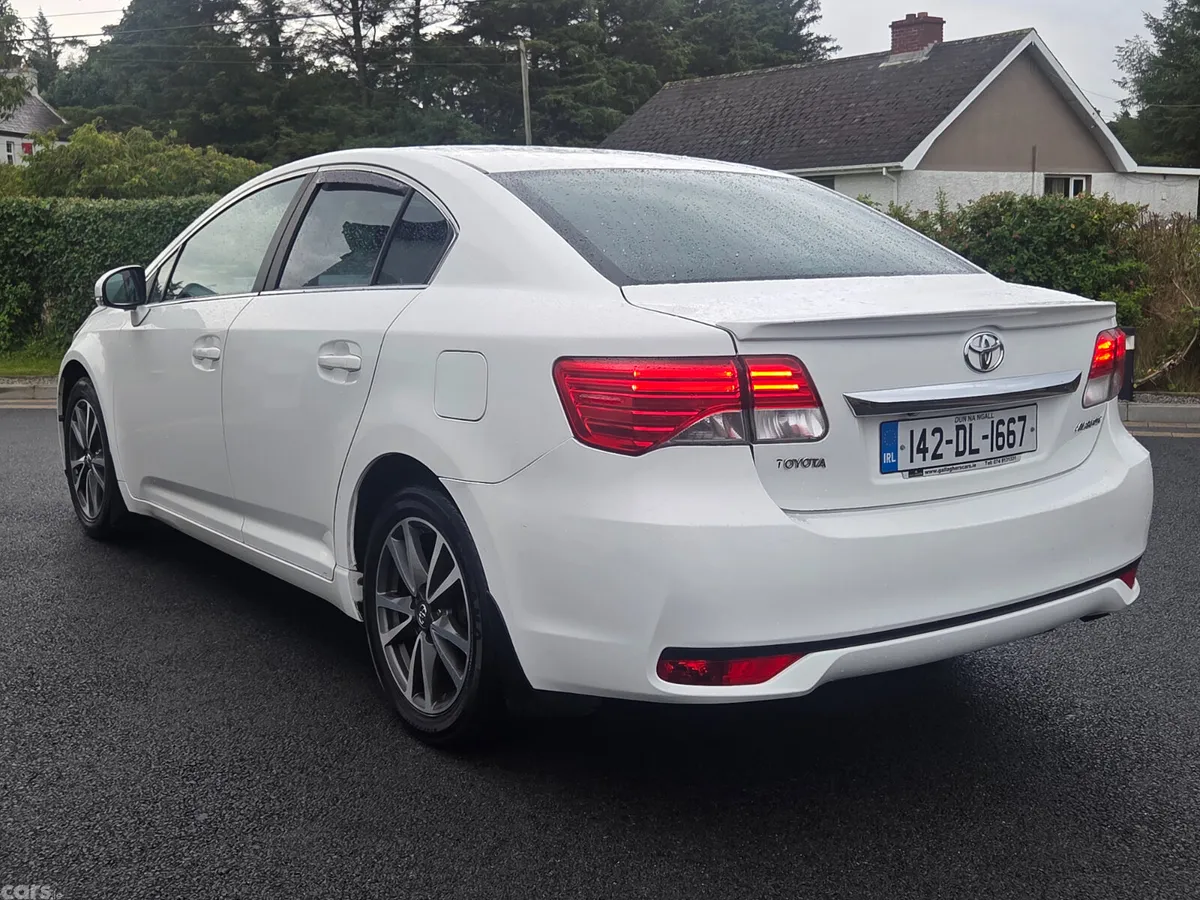 Toyota Avensis Saloon, Diesel, 2014, White