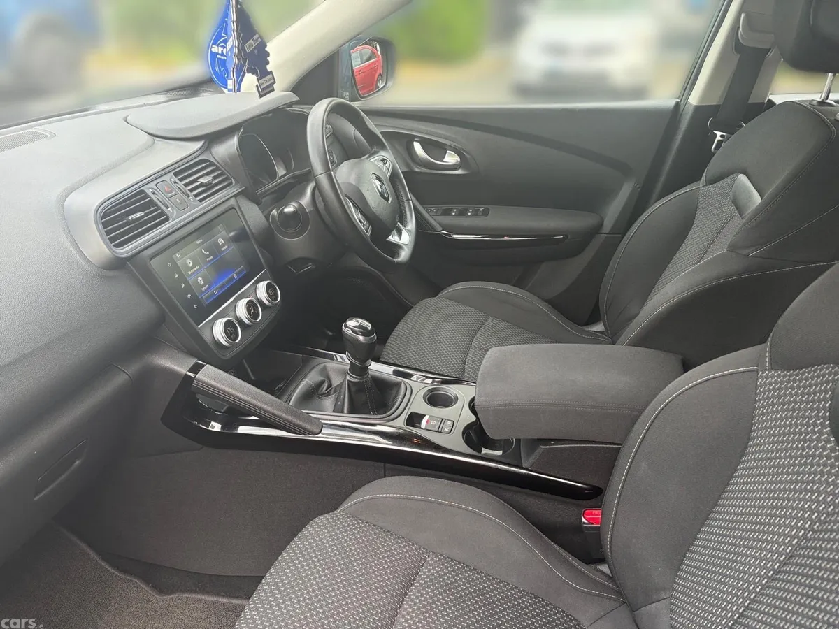 Renault Kadjar SUV, Petrol, 2019, Grey