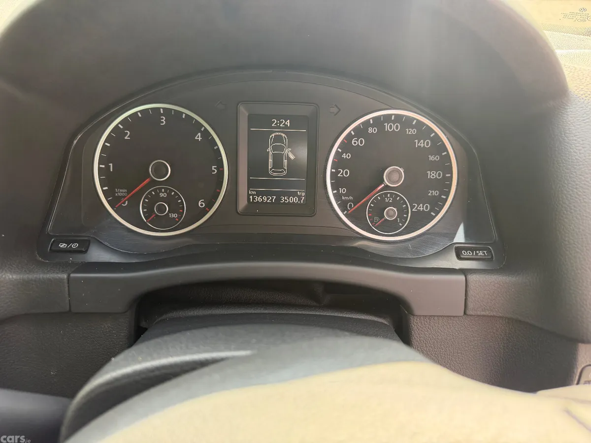Volkswagen Tiguan SUV, Diesel, 2014, Red