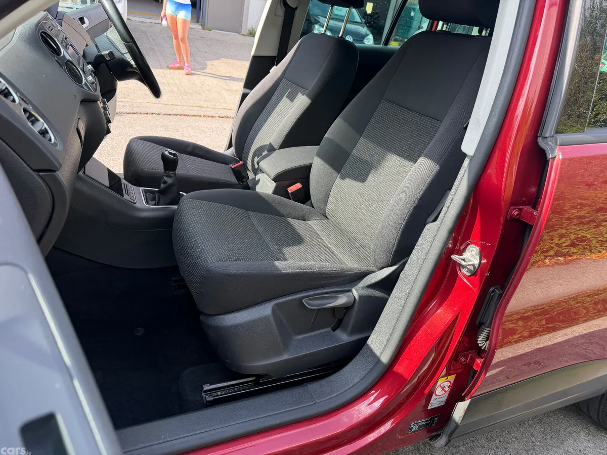 Volkswagen Tiguan SUV, Diesel, 2014, Red