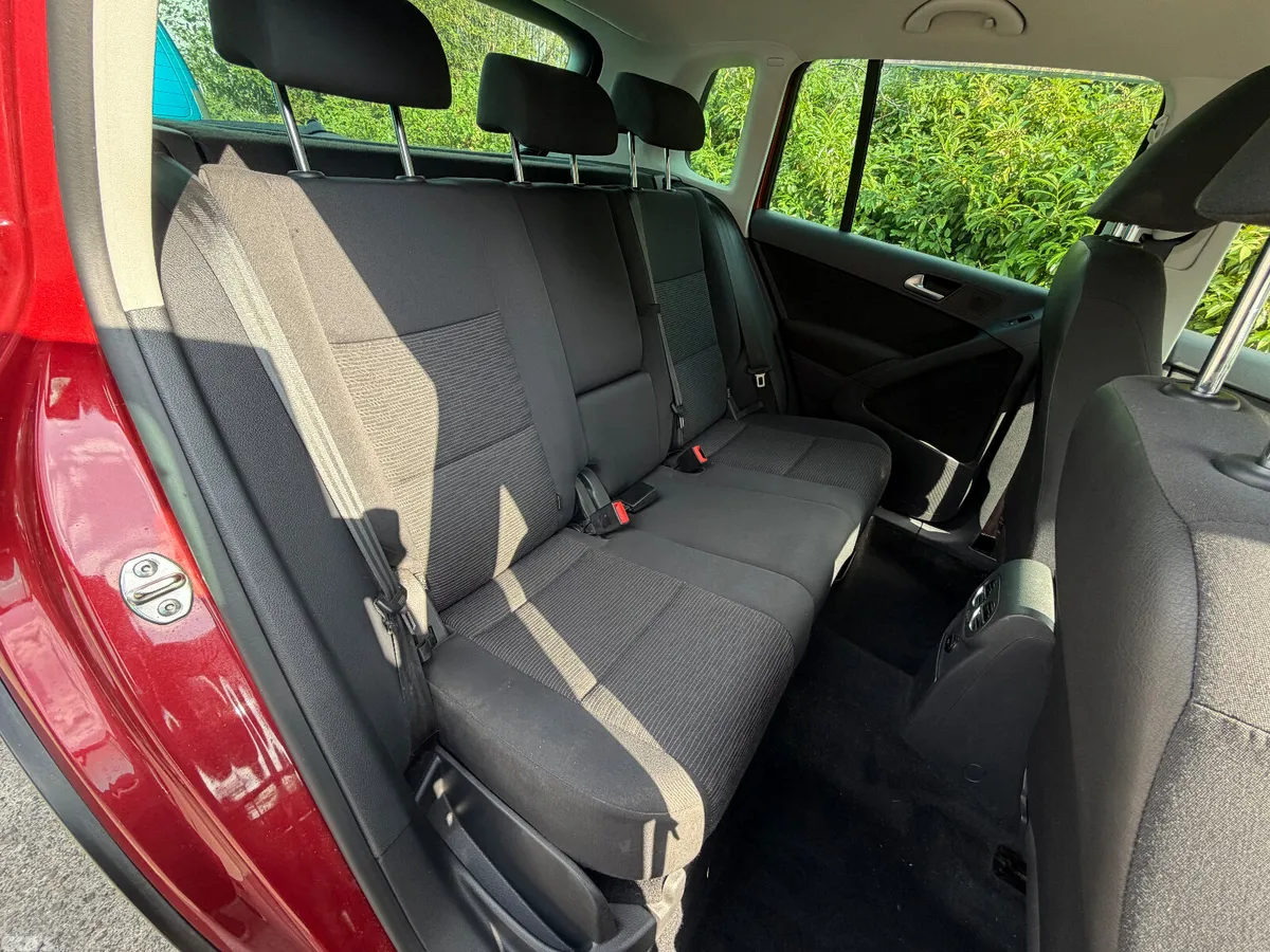 Volkswagen Tiguan SUV, Diesel, 2014, Red