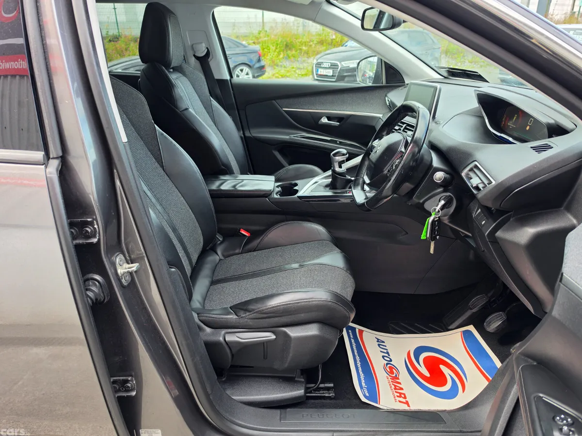 Peugeot 5008 MPV, Diesel, 2018, Grey
