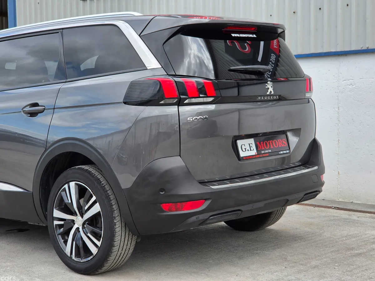 Peugeot 5008 MPV, Diesel, 2018, Grey