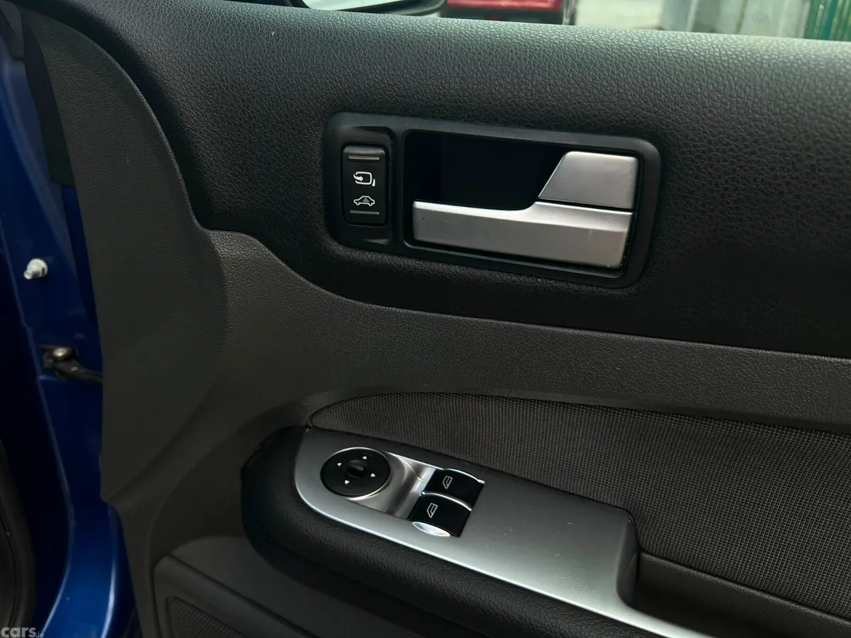 Ford Focus Hatchback, Petrol, 2006, Blue