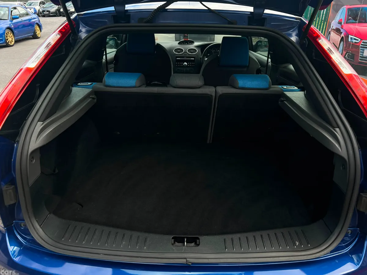 Ford Focus Hatchback, Petrol, 2006, Blue