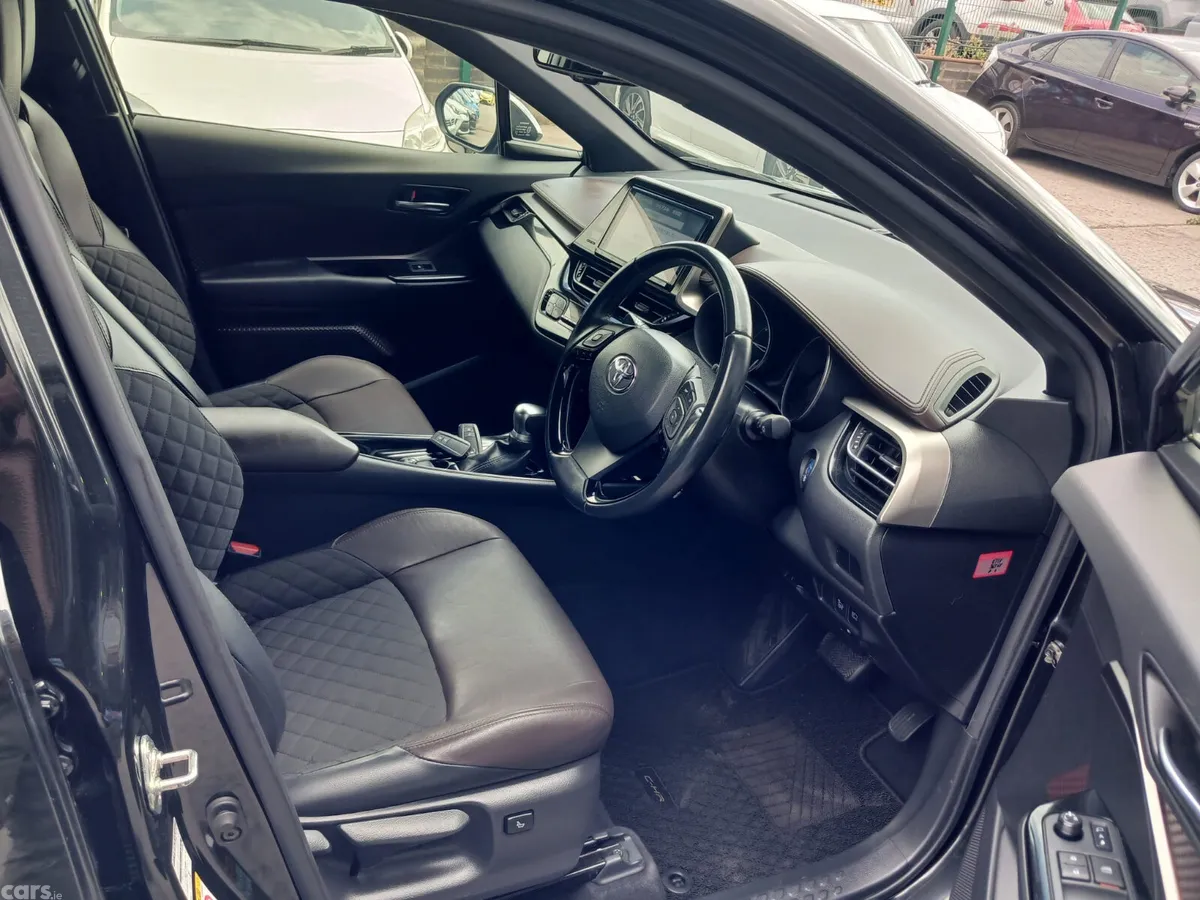 Toyota C-HR SUV, Petrol Hybrid, 2019, Black