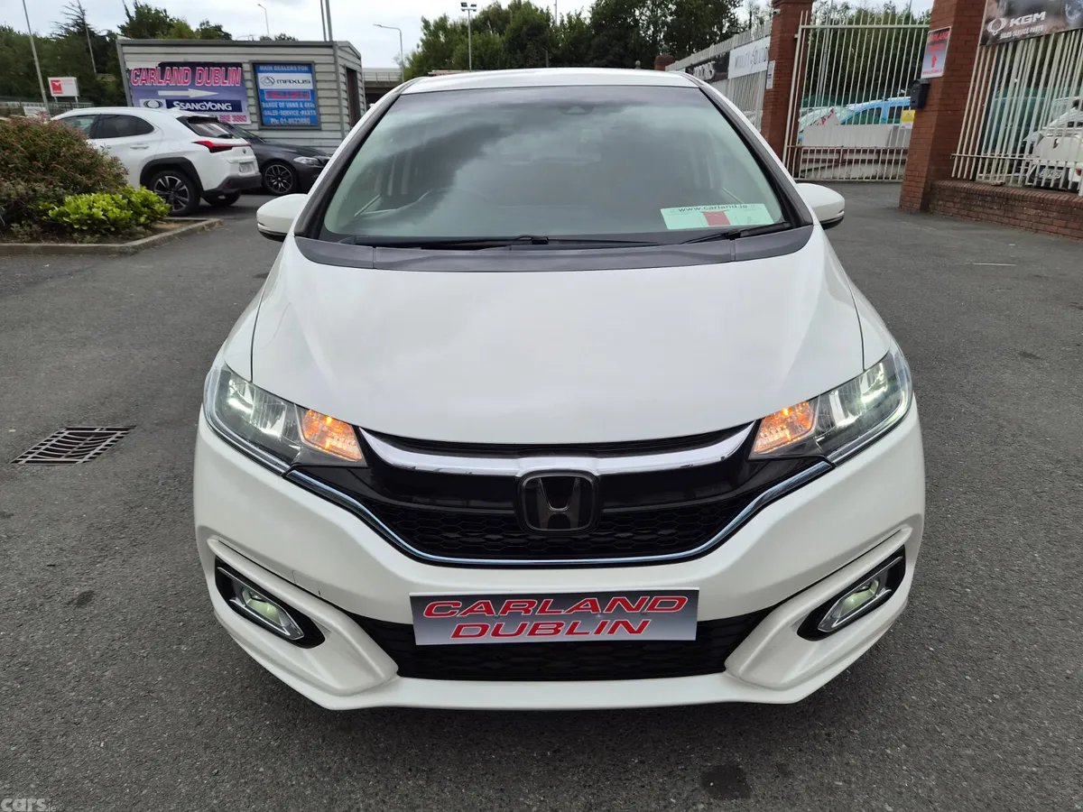 Honda Fit Hatchback, Petrol, 2017, White