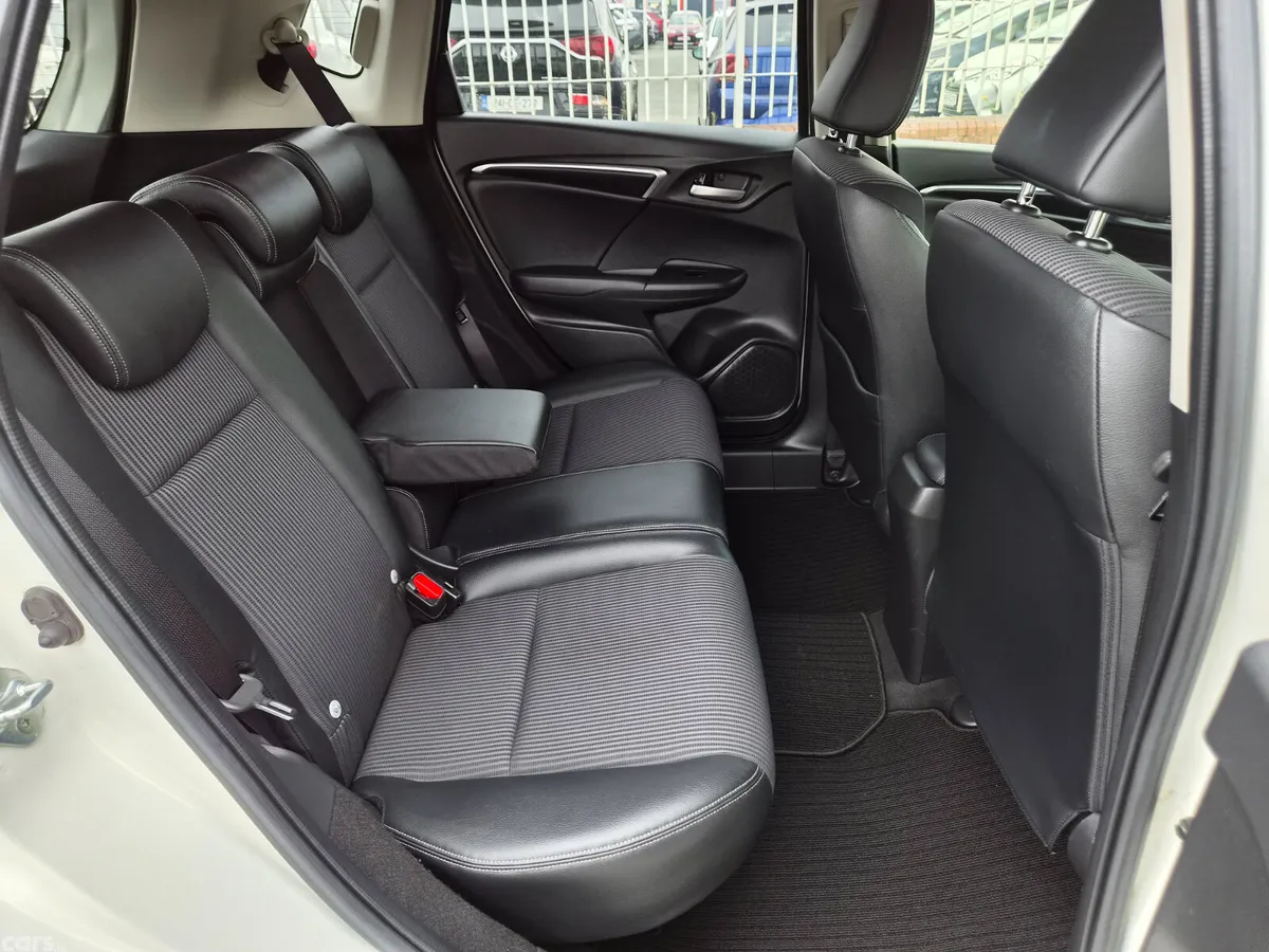Honda Fit Hatchback, Petrol, 2017, White
