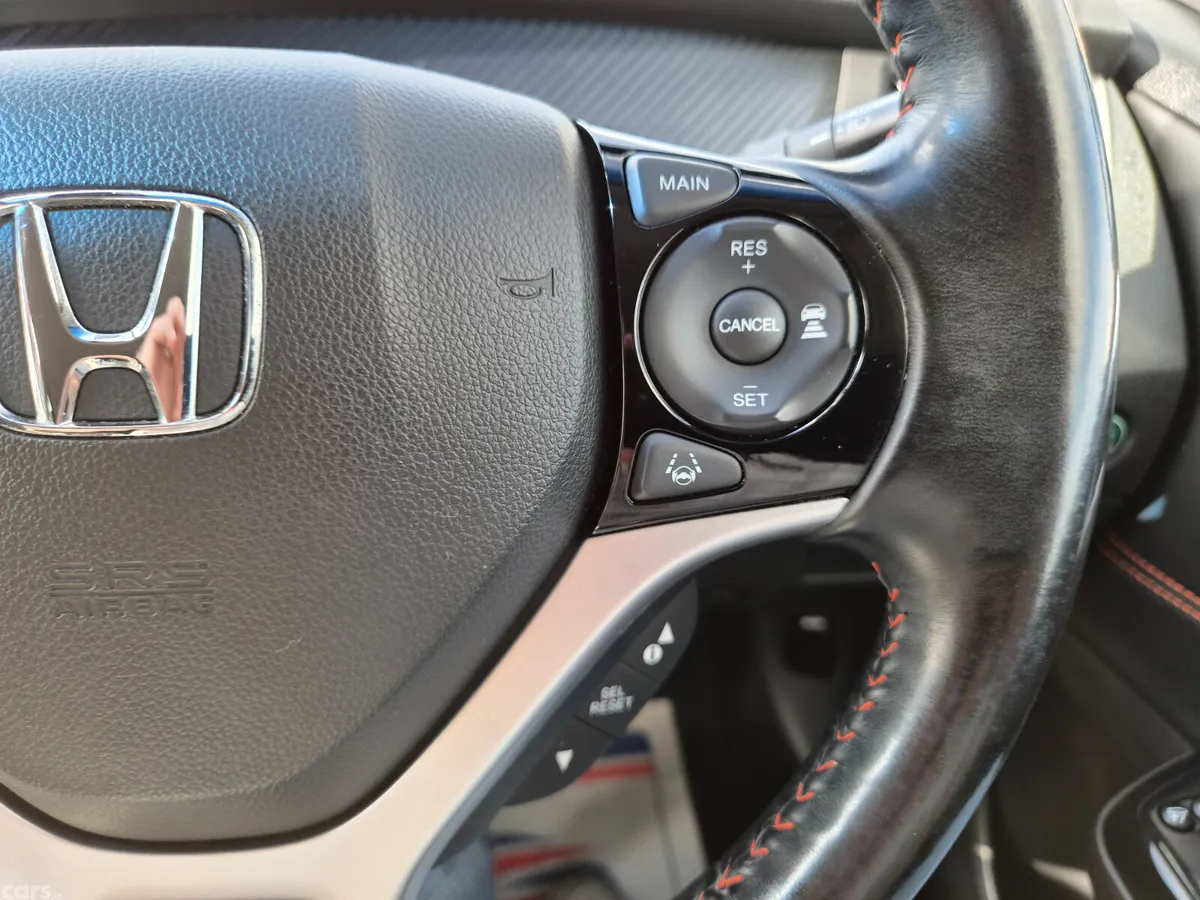 Honda Jade Hatchback, Petrol Hybrid, 2018, White