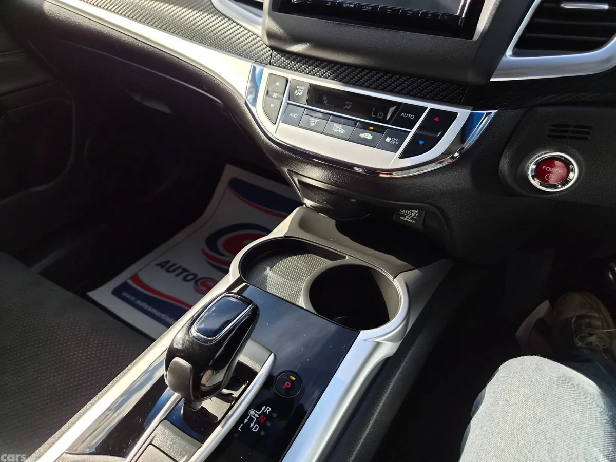 Honda Jade Hatchback, Petrol Hybrid, 2018, White