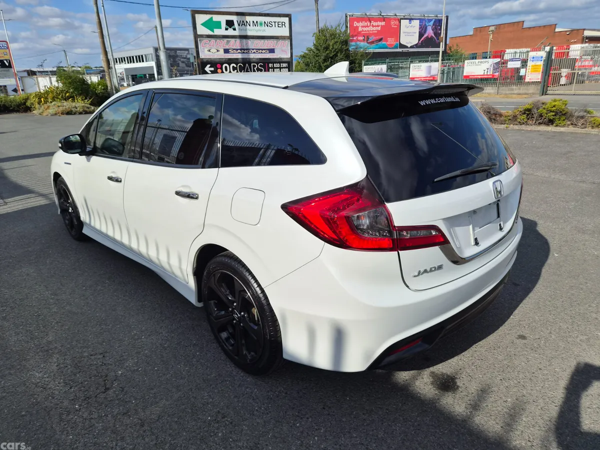 Honda Jade Hatchback, Petrol Hybrid, 2018, White