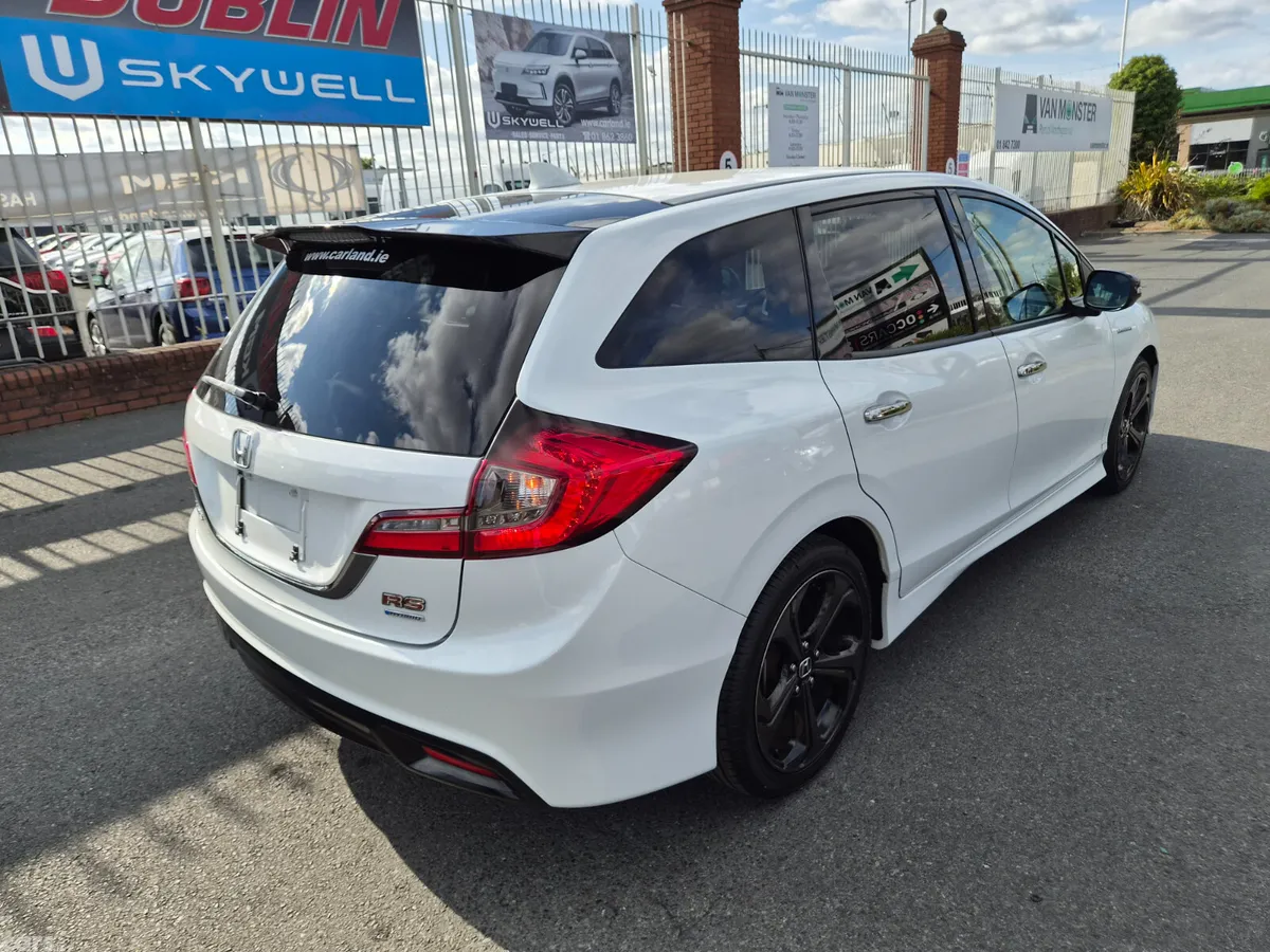 Honda Jade Hatchback, Petrol Hybrid, 2018, White