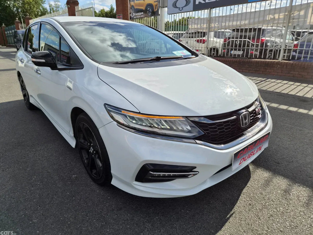 Honda Jade Hatchback, Petrol Hybrid, 2018, White