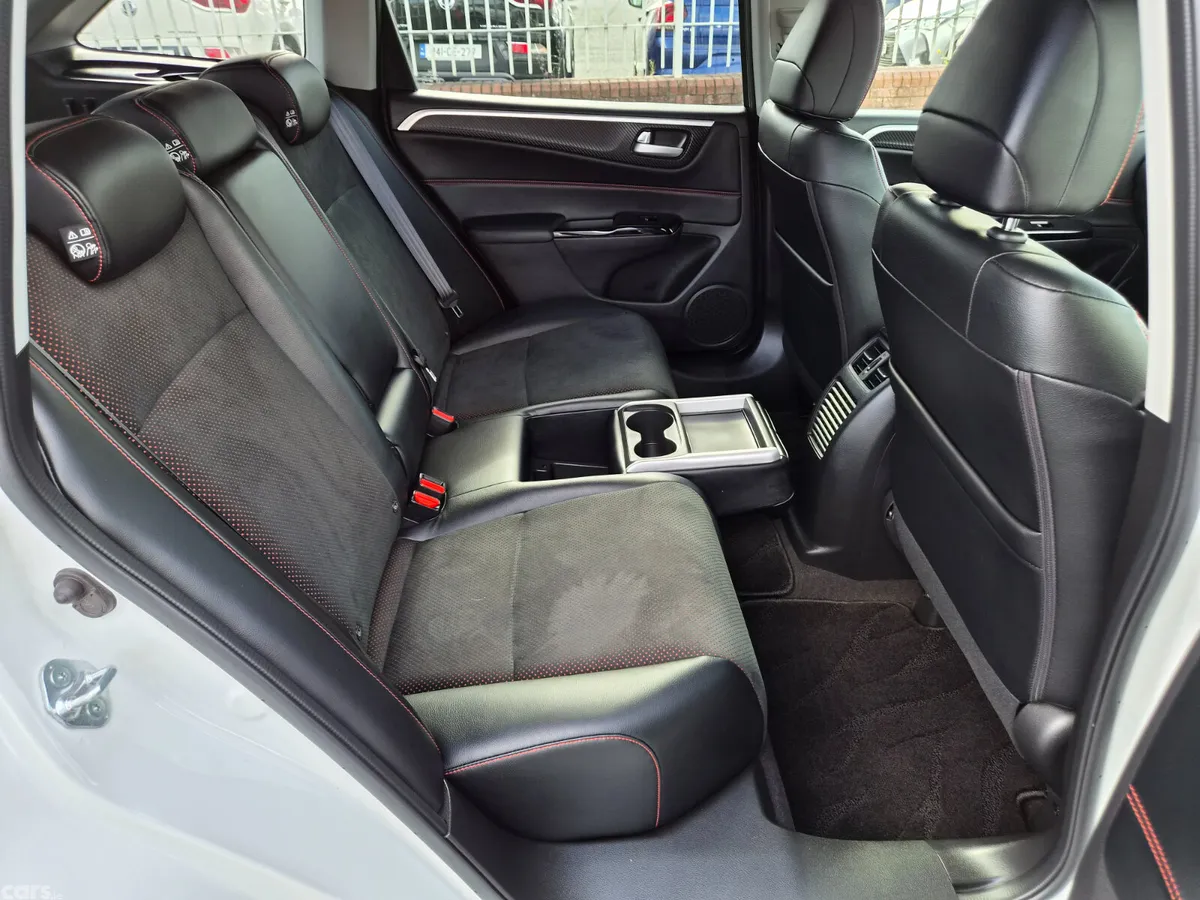 Honda Jade Hatchback, Petrol Hybrid, 2018, White