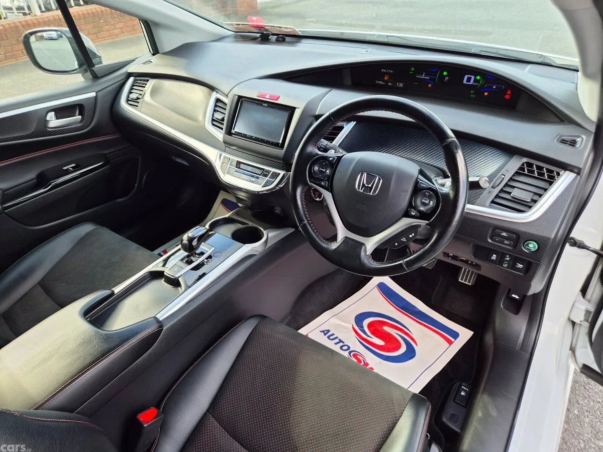 Honda Jade Hatchback, Petrol Hybrid, 2018, White