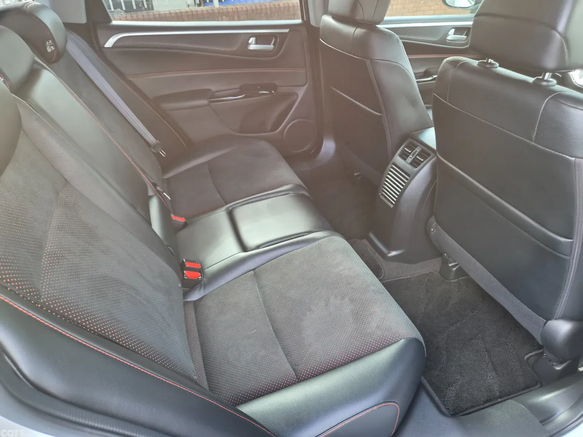 Honda Jade Hatchback, Petrol Hybrid, 2018, White