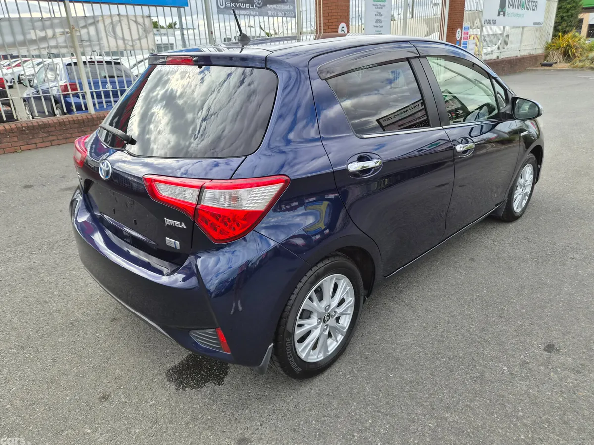 Toyota Vitz Hatchback, Petrol Hybrid, 2017, Blue