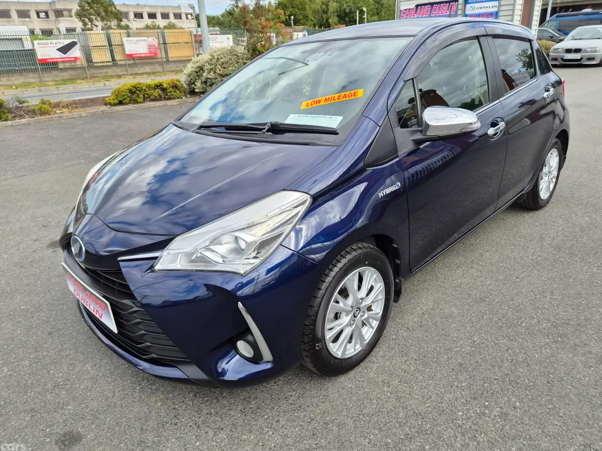 Toyota Vitz Hatchback, Petrol Hybrid, 2017, Blue