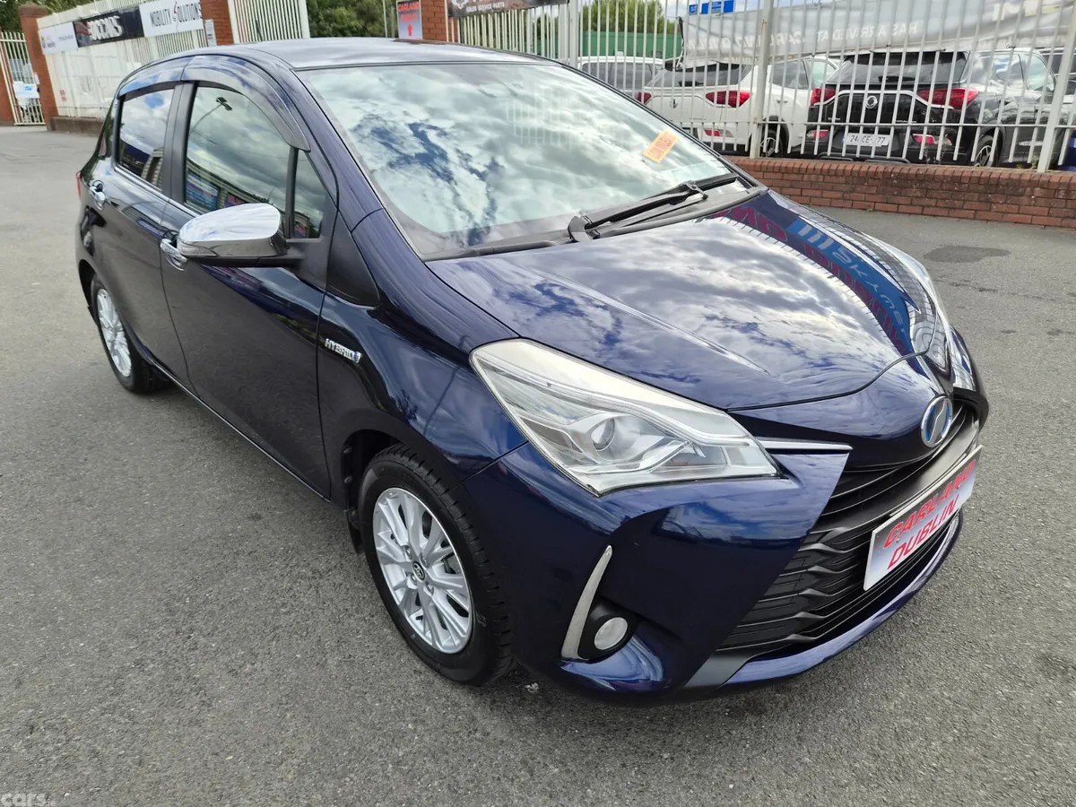 Toyota Vitz Hatchback, Petrol Hybrid, 2017, Blue