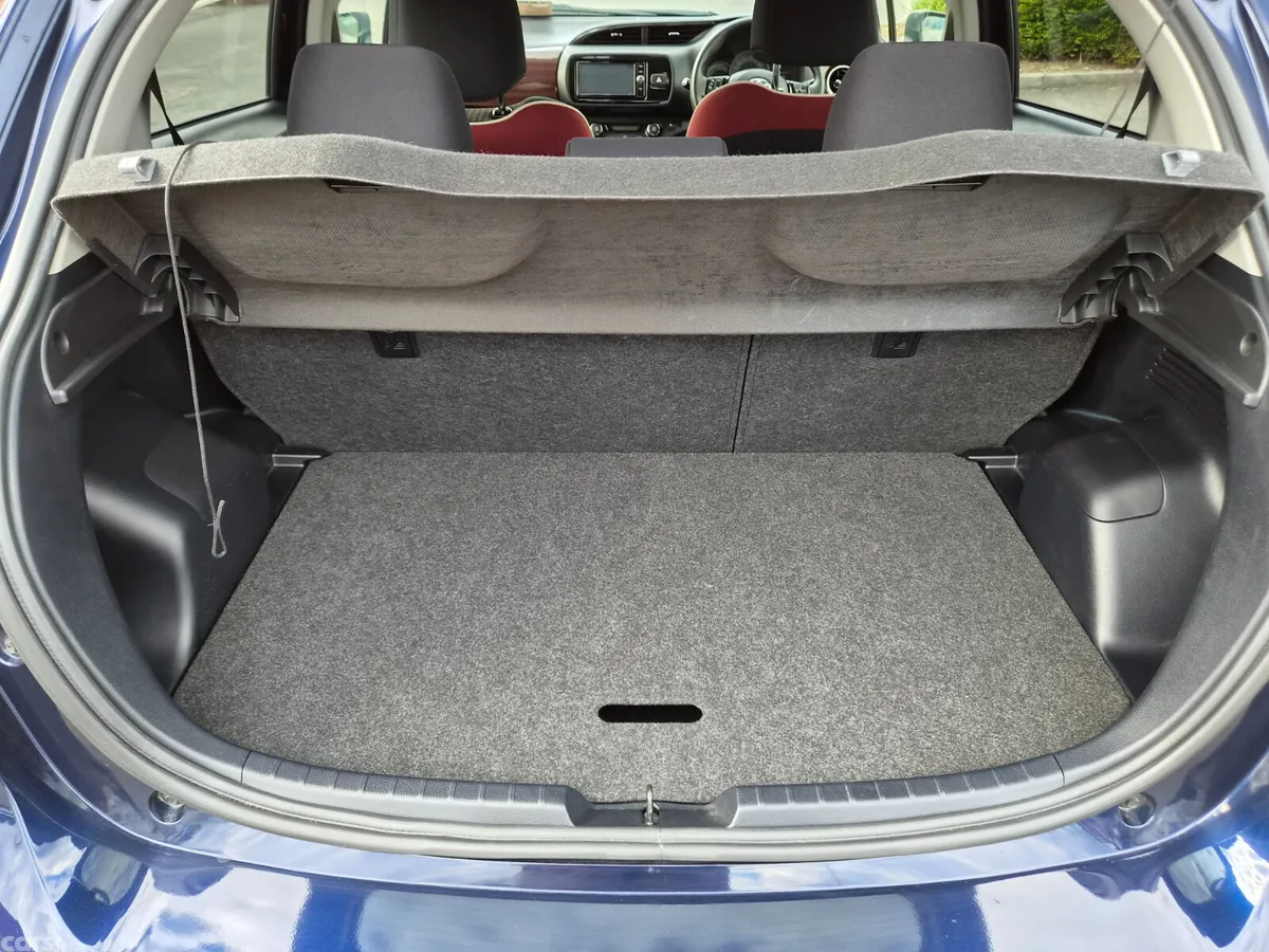 Toyota Vitz Hatchback, Petrol Hybrid, 2017, Blue