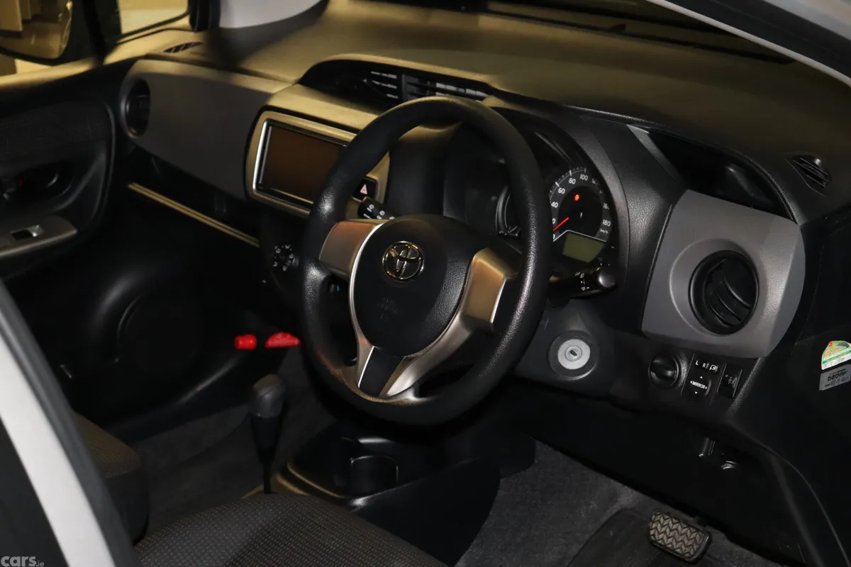 Toyota Vitz Hatchback, Petrol, 2014, Silver