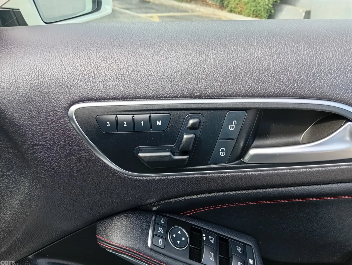 Mercedes-Benz A-Class Hatchback, Petrol, 2013, White