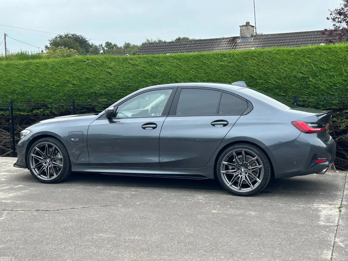 BMW 3-Series Saloon, Petrol Hybrid, 2022, Grey