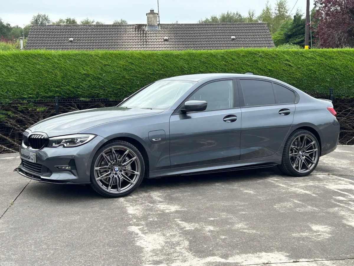 BMW 3-Series Saloon, Petrol Hybrid, 2022, Grey
