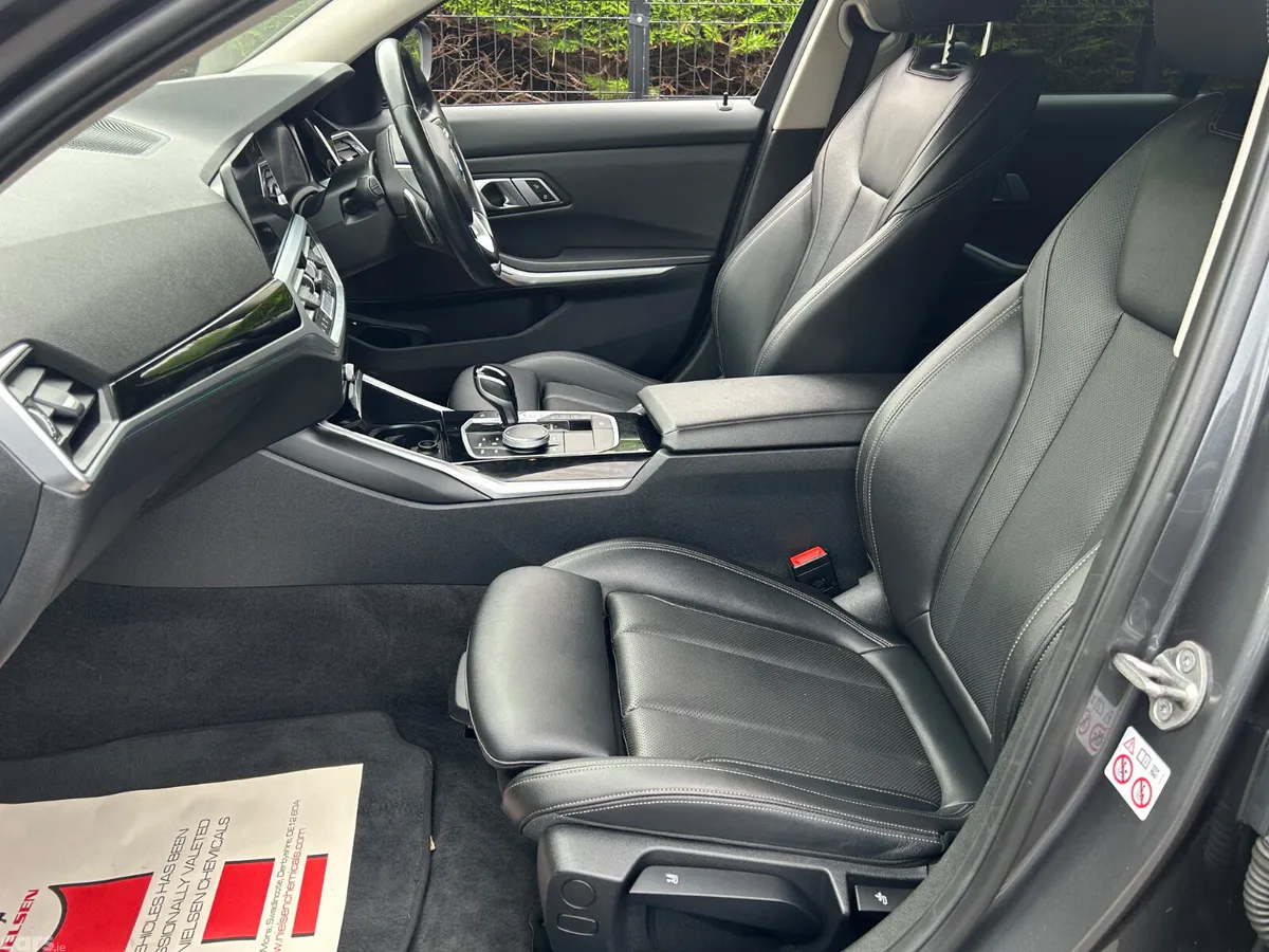 BMW 3-Series Saloon, Petrol Hybrid, 2022, Grey