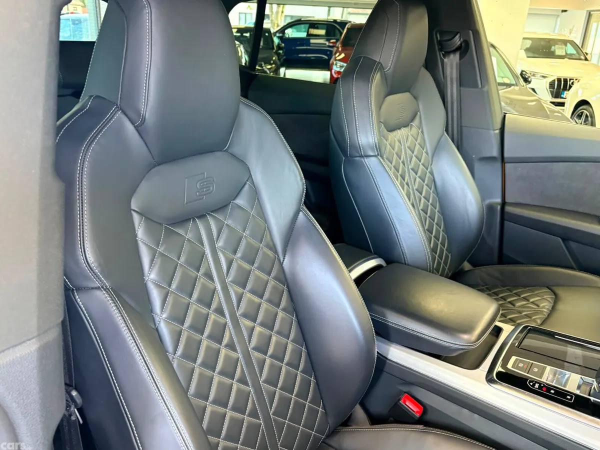 Audi Q8 Hatchback, Diesel, 2019, Orange