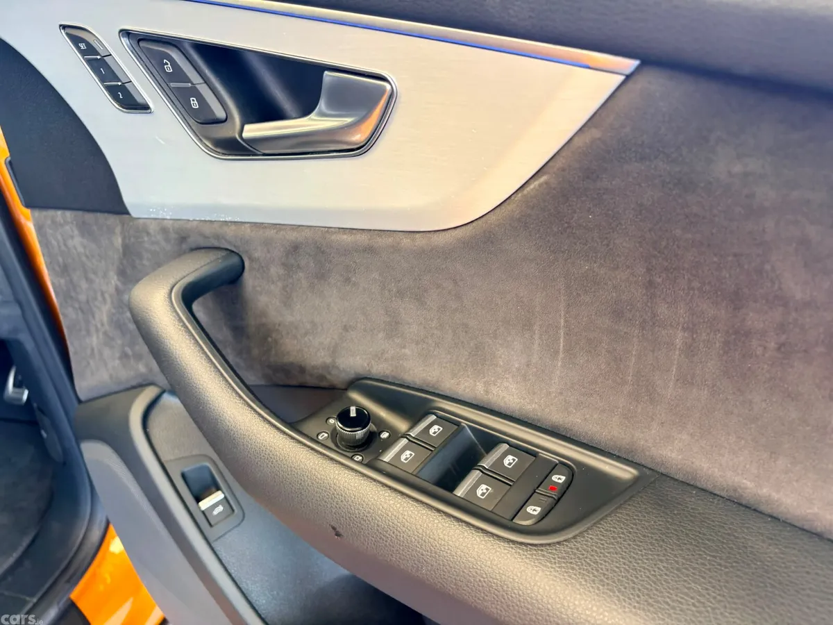 Audi Q8 Hatchback, Diesel, 2019, Orange